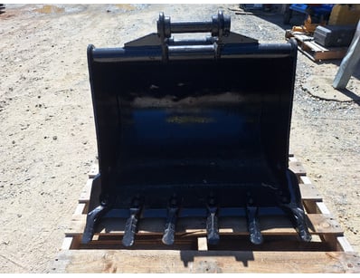 Machinery, Trucks & Attachments - Lot 13