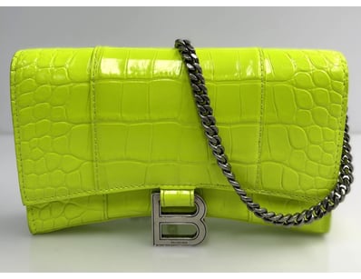 Luxury Pawnbroker Christmas Sale PART 1 (A984) - Lot 111