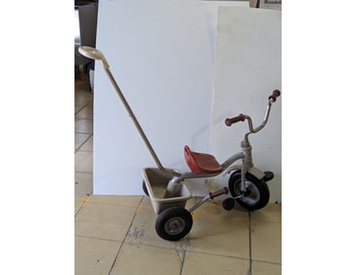 Sport, Leisure & Lifestyle (A1004) - Lot 370