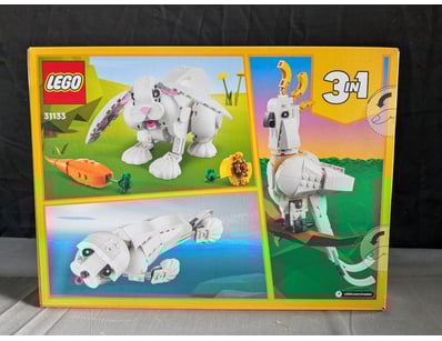 **UNRESERVED** LIFETIME COLLECTION OF LEGO PART... - Lot 182