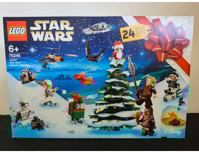 UNRESERVED COOKIES LIFETIME COLLECTION OF LEGO ... - Lot 585