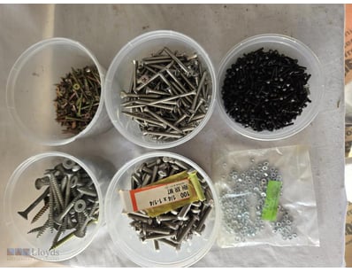 Mix Of 5 Different Variations Of Screws Type And M...