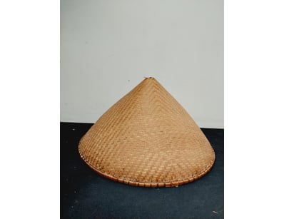 VINTAGE WOVEN BAMBOO CONICAL HAT (NÓN LÁ)

Item ...
