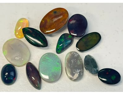 ASSORTED BLACK OPALS


488581+13

