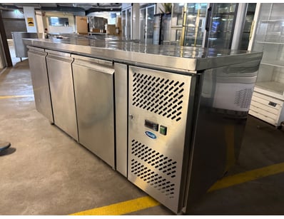 Nuline Refrigeration GN 3100TN commercial underben...