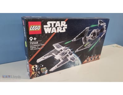 LEGO STAR WARS 75348 MANDALORIAN FANG FIGHTER VS T...