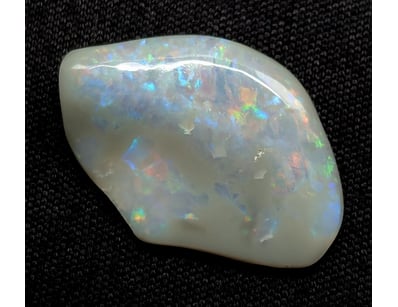 5.26CT LIGHTNING RIDGE OPAL


583077+2



