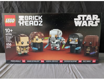 **UNRESERVED** LIFETIME COLLECTION OF LEGO PART... - Lot 128