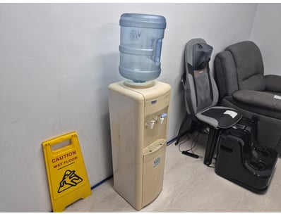 Dyson, Apple & Other Major Brand Reseller Liqui... - Lot 130