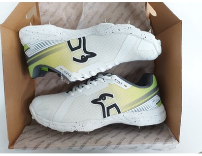 Kookaburra Pro 2.0 Spike cricket shoes in Lime col...