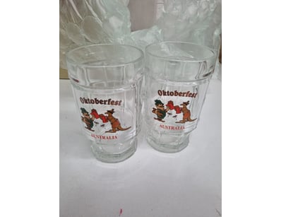 Vintage Oktoberfest Australia commemorative glassw...
