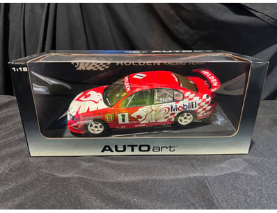 AUTOART DIE-CAST MODEL

Item Size: Height: 8cm, ...