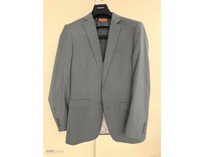MILANO 3 PIECE POLYESTER MEN SUIT

Material: Polye...