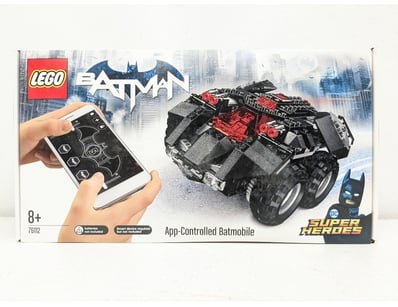 LEGO Batman App-Controlled Batmobile Set 76112. Th...