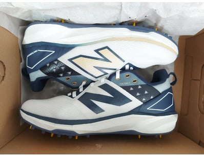 BRAND NEW

New Balance CK10GN6 cricket shoes in ...
