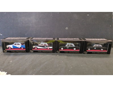 4X TRAX THE ORIGINALS MODEL CARS

Item Size: Hei...