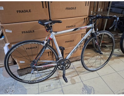 Felt 565 Road Bicycle, Lighr Weight Alloy Frame, C...