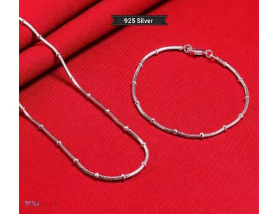 925 SILVER FINE CHAIN NECKLACE AND BRACELET       ...