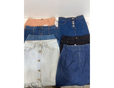 Entire Vintage Clothing Store Liquidation (ON11... - Lot 240