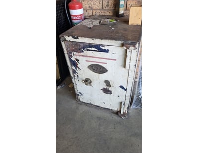 MOSTLY UNRESERVED 4x4 WORKSHOP BUSINESS CLOSURE... - Lot 270