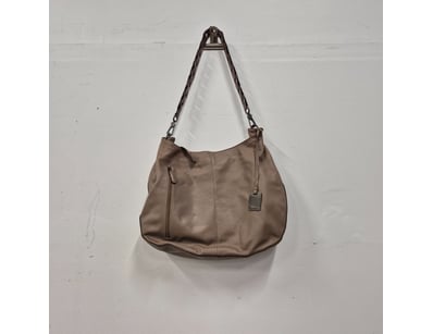 Designer Vault (A979) - Lot 6577