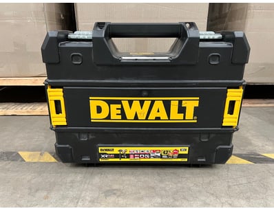 Entire Vintage Clothing Store Liquidation (ON11... - Lot 471