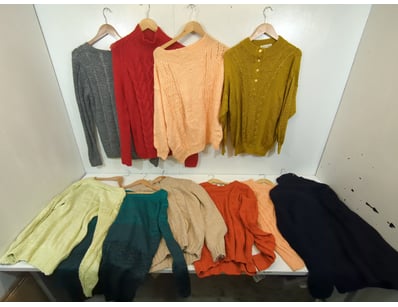 Entire Vintage Clothing Store Liquidation (ON11... - Lot 181