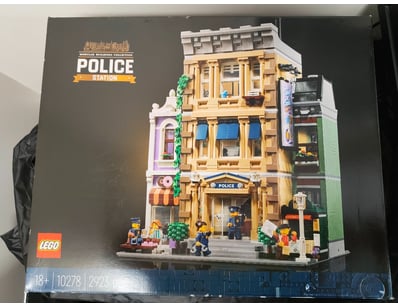 **UNRESERVED** COOKIE'S LIFETIME COLLECTION OF L... - Lot 85