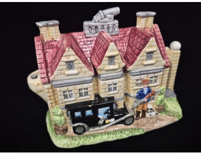 Antiques, Vintage & Interior Treasures (A1006) - Lot 100398