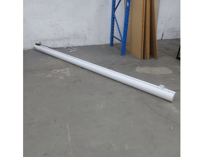 Projector Screen 
H16 x W346 x D15

