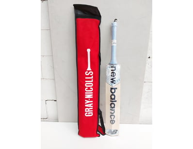 BRAND NEW

New Balance TC 600 cricket bat, Short...