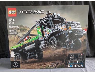 **UNRESERVED** LIFETIME COLLECTION OF LEGO PART... - Lot 118