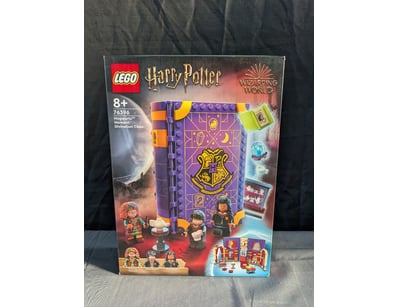 **UNRESERVED** LIFETIME COLLECTION OF LEGO PART... - Lot 234