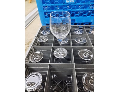 Wine glasses, 20 glasses.

BID PER RACK.

