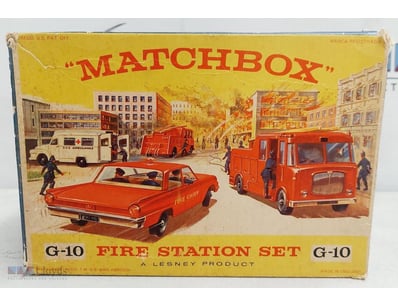 MATCHBOX G-10 FIRE STATION SET MADE BY LESNEY

Con...