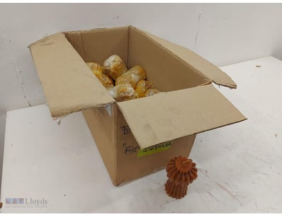 Bulk Lot of Wax candles Ribbed design in caramel C...