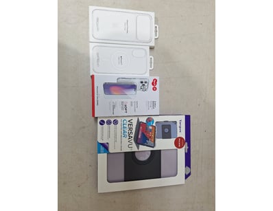 1x iPhone 17 Clear phone case, RRP $79, NEW factor...