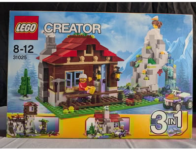 **UNRESERVED** LIFETIME COLLECTION OF LEGO PART... - Lot 244