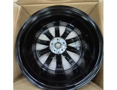 Genuine Mitsubishi 20-inch alloy wheel (Part numbe...