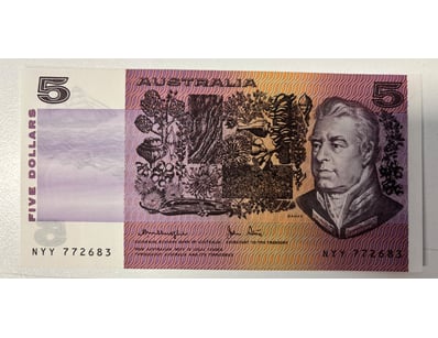 AUSTRALIAN FIVE DOLLAR NOTE, R207 (UNC)

CV: $55...