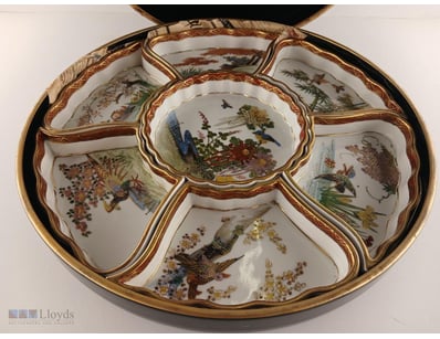 Japanese Lacquerware Presentation Box With Fitted ...