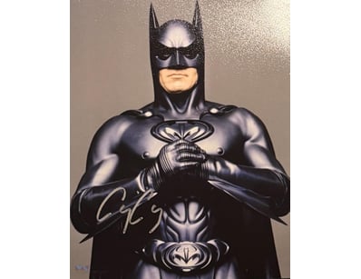 BATMAN'S GEORGE CLOONEY SIGNED PHOTO

George Cloon...