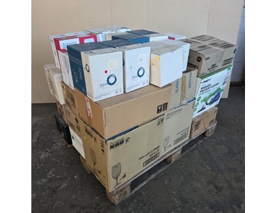 Substantial wholesale lot comprising glassware and...