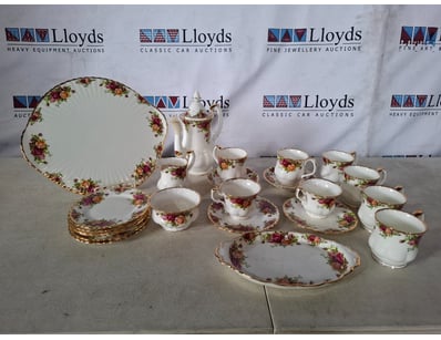 Antiques, Vintage & Interior Treasures (A1008) - Lot 255