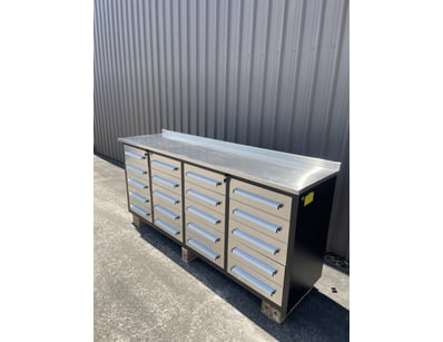 Machinery, Portable Buildings & Gates - Lot 21