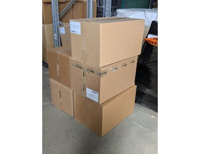 Homewares, 5 boxes including ornaments, board game...