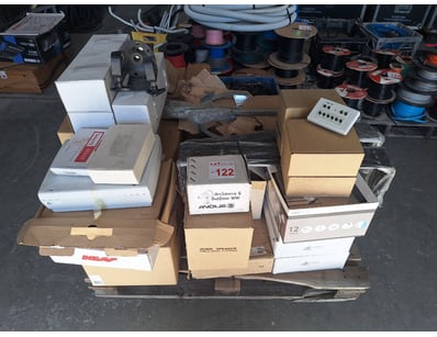 Mostly UNRESERVED Ex-Hire Stage Lighting, PA & ... - Lot 122