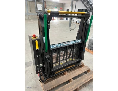 2013 Folding Platform Wheelchair Lift

Rabbit Trap...