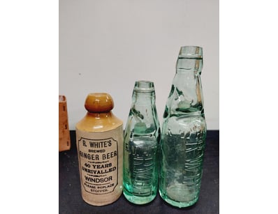 R. WHITE'S BREWED GINGER BEER VINTAGE BOTTLE COLLE...
