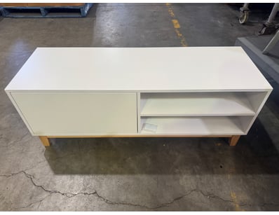 Wooden tv cabinet with draw

Dimensions: 120cm x 4...